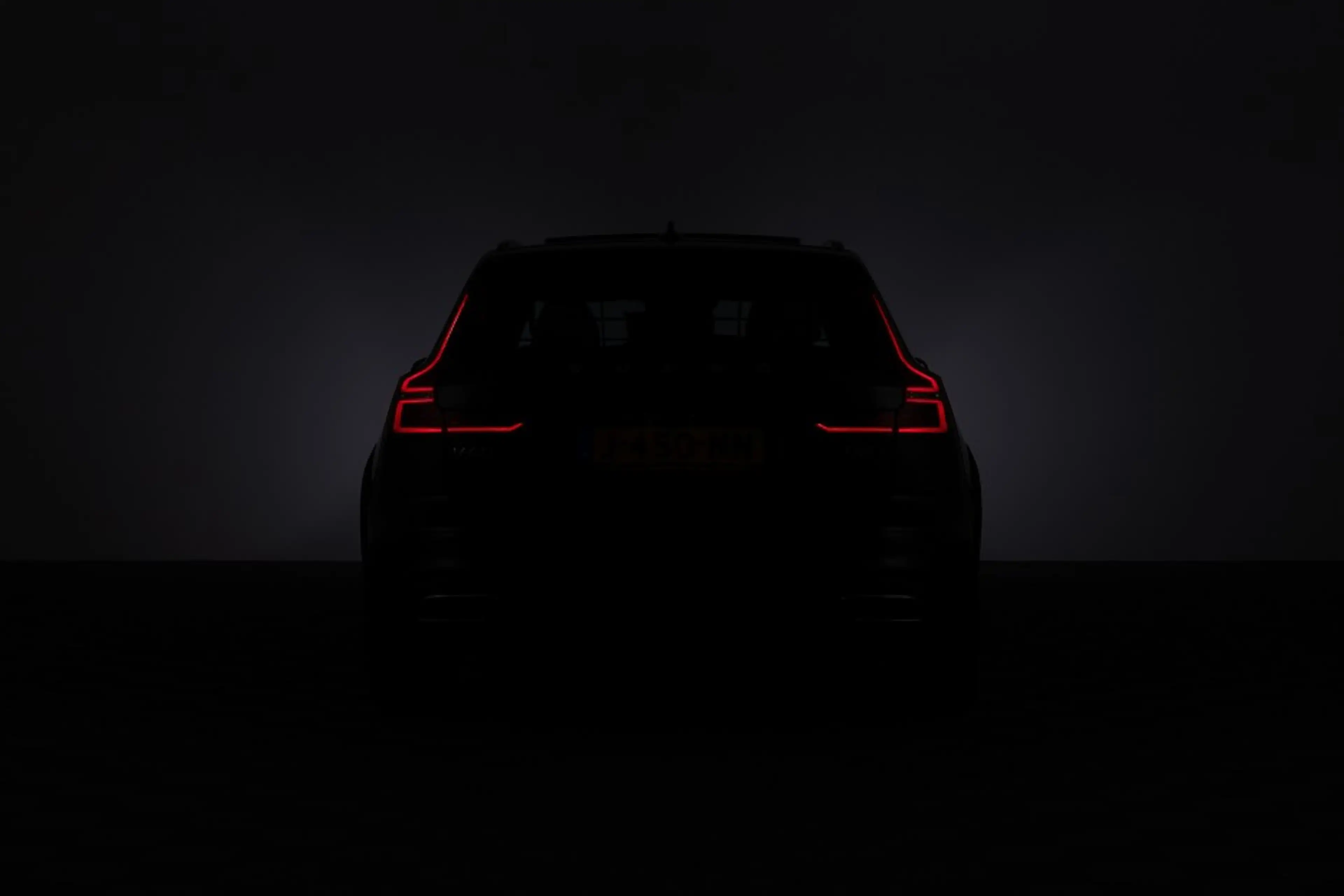 Volvo V60 Cross Country 2.0 B5 AWD Ultimate | PANORAMADAK | LEDER . — photo 31