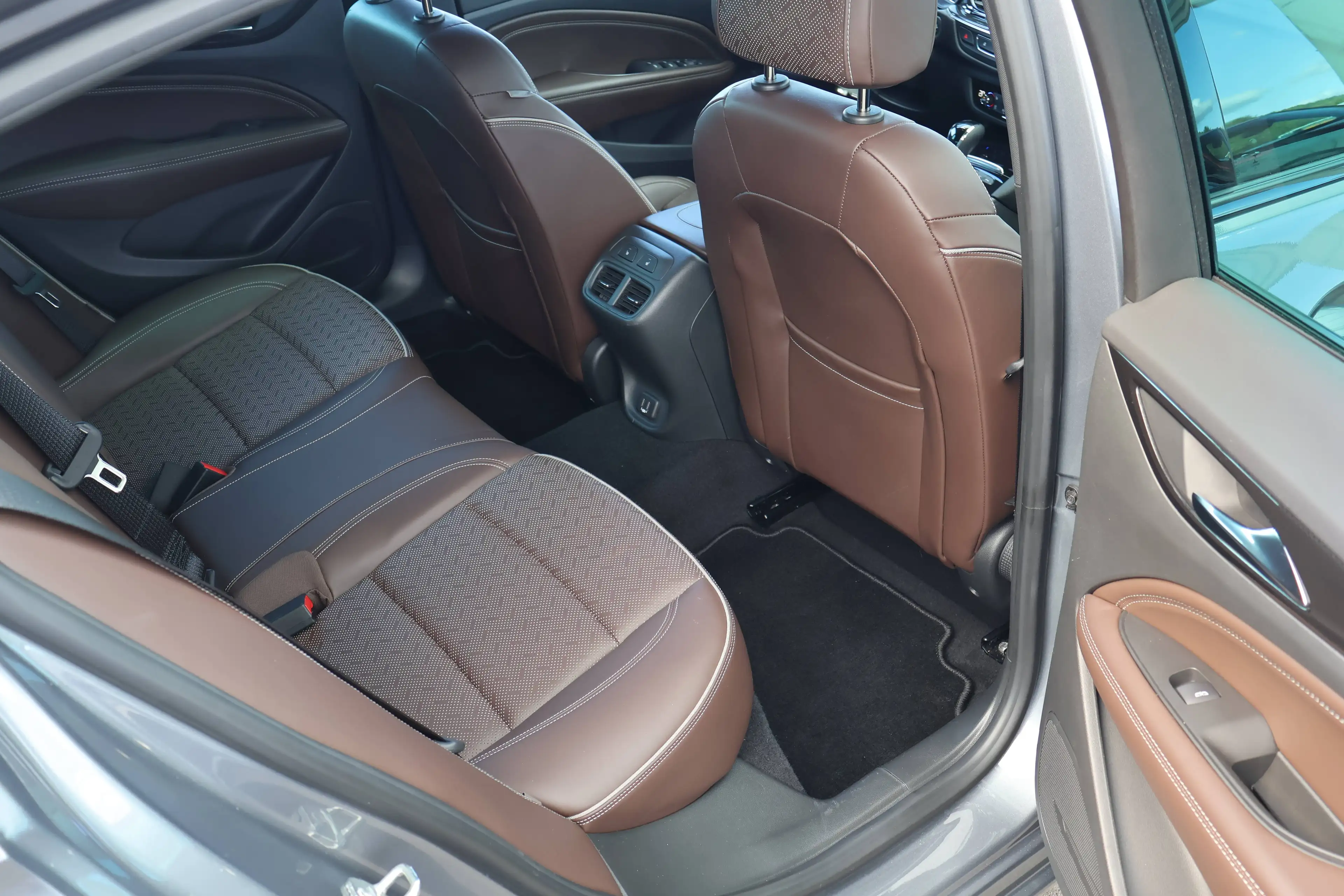 Opel Insignia GS 2.0 Diesel AT8 Busi Elegance+AHK+ — photo 10