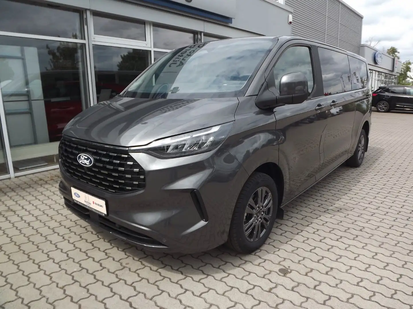 Ford Tourneo Custom Bus 320 L2 Tourneo Titanium FWD Grau - 2