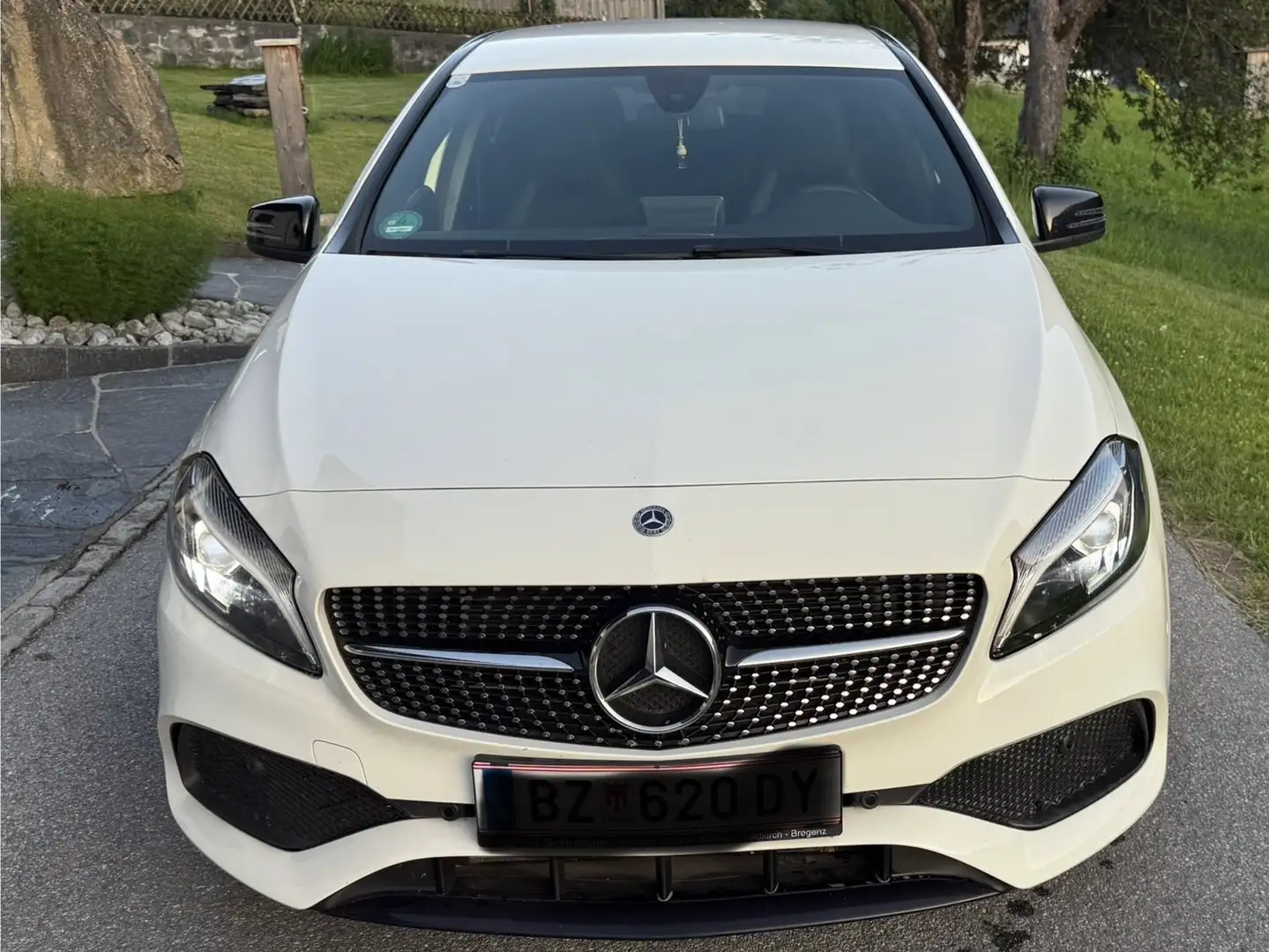Mercedes-Benz A 180 d BlueEfficiency Edition Weiß - 1