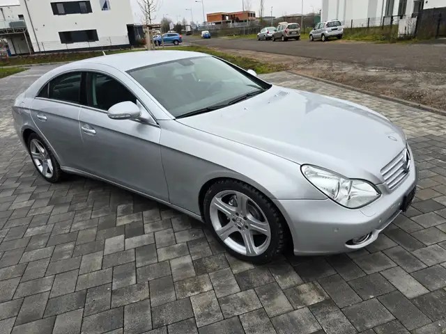 Mercedes-Benz CLS 320 CLS 320 / 350 CDI (219.322)