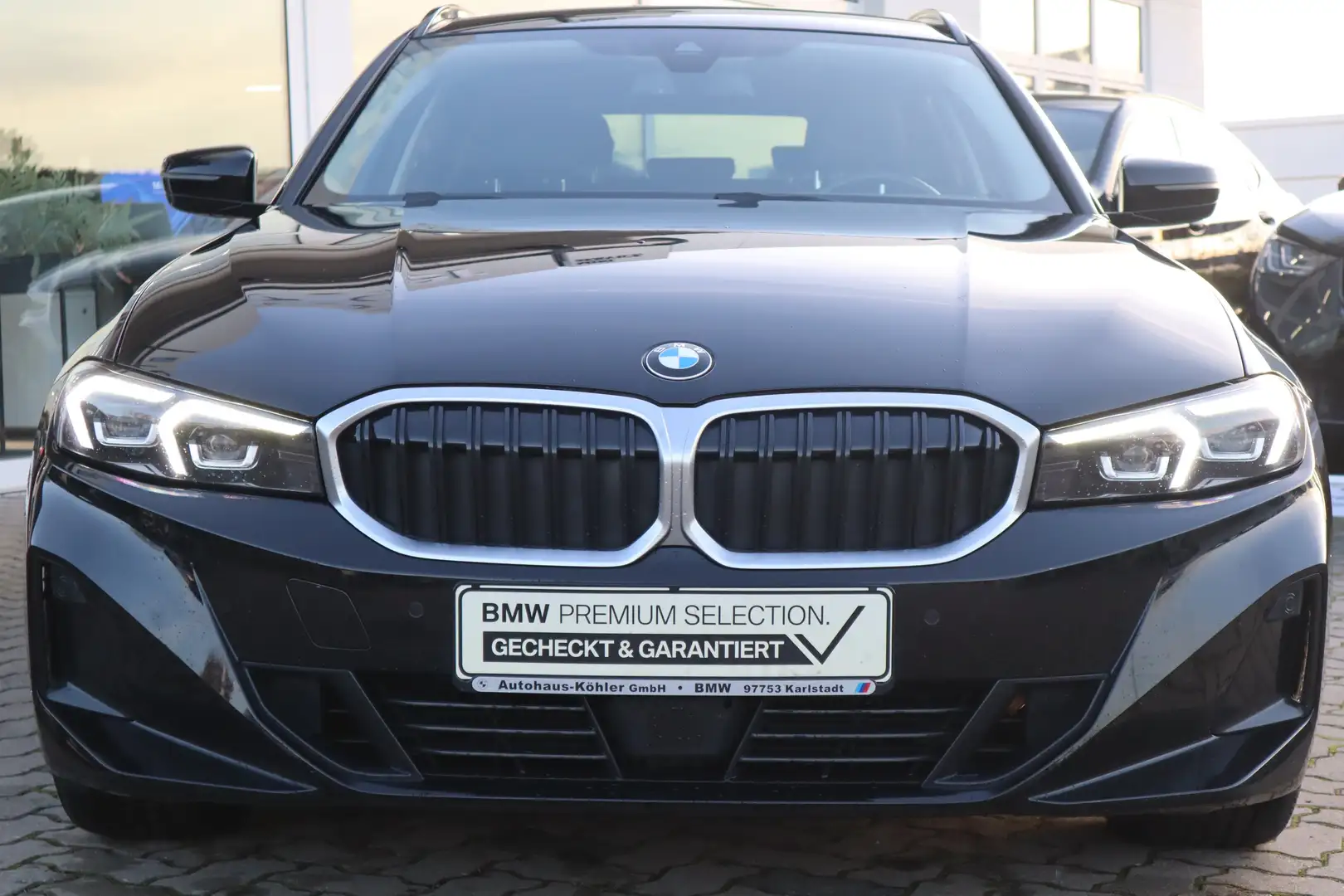 BMW 318 d Touring DAB/ACC/Parkassistent/Shz/Sportsitz/DAB Schwarz - 2