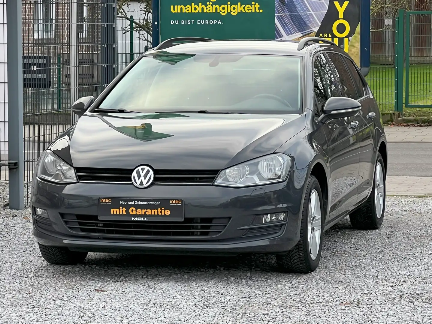 Volkswagen Golf Variant Comfortline BMT*2.Hand*PDC*Navi*Sitzheizg.*ALU*TOP Grau - 2