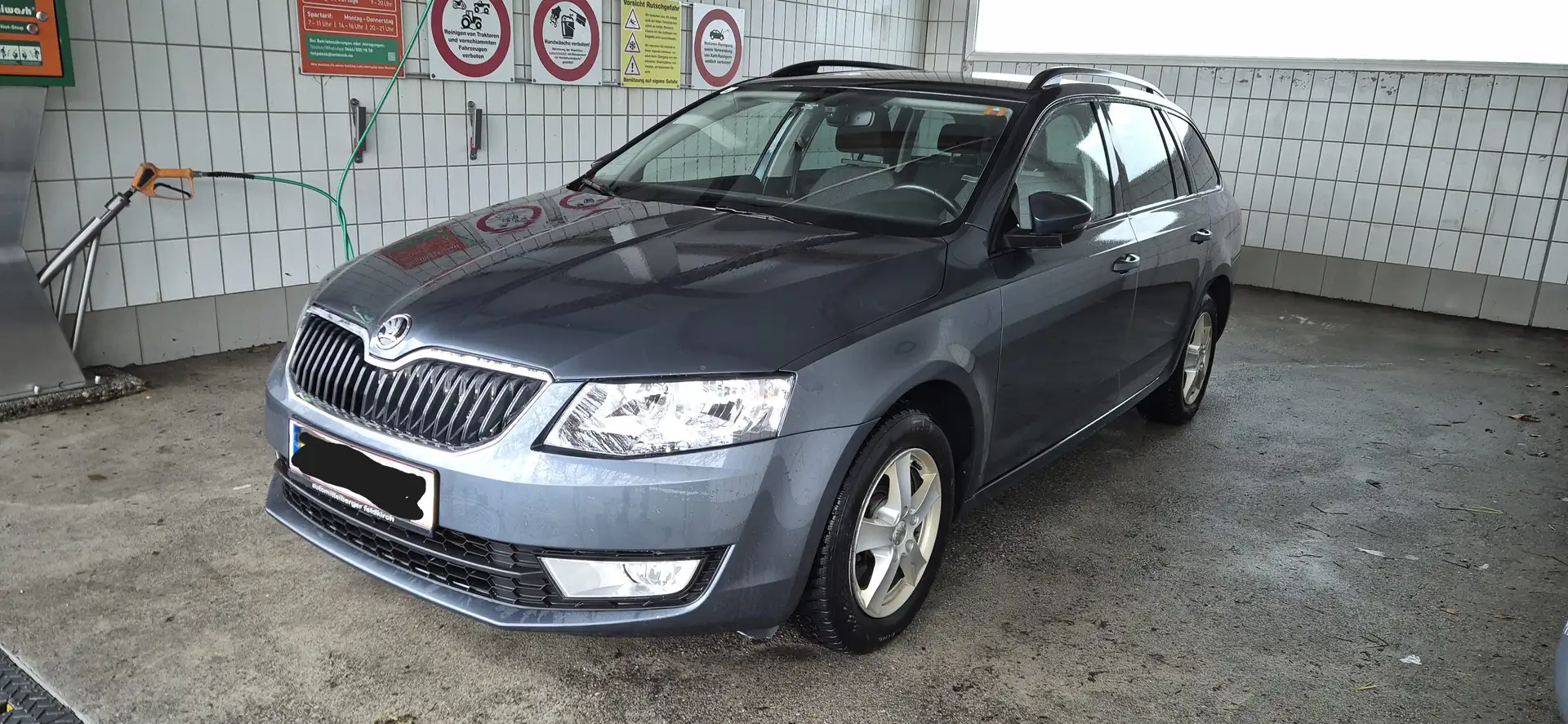 Skoda Octavia Octavia Combi 1,6 TDI Ambition 4x4 Ambition Grau - 1