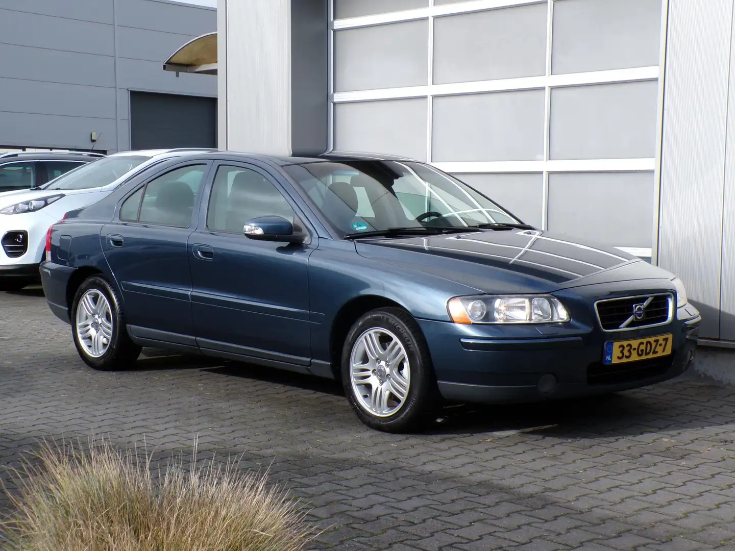 Volvo S60 2.4 Edition II Leer/Clima/Cruise!! Blauw - 1