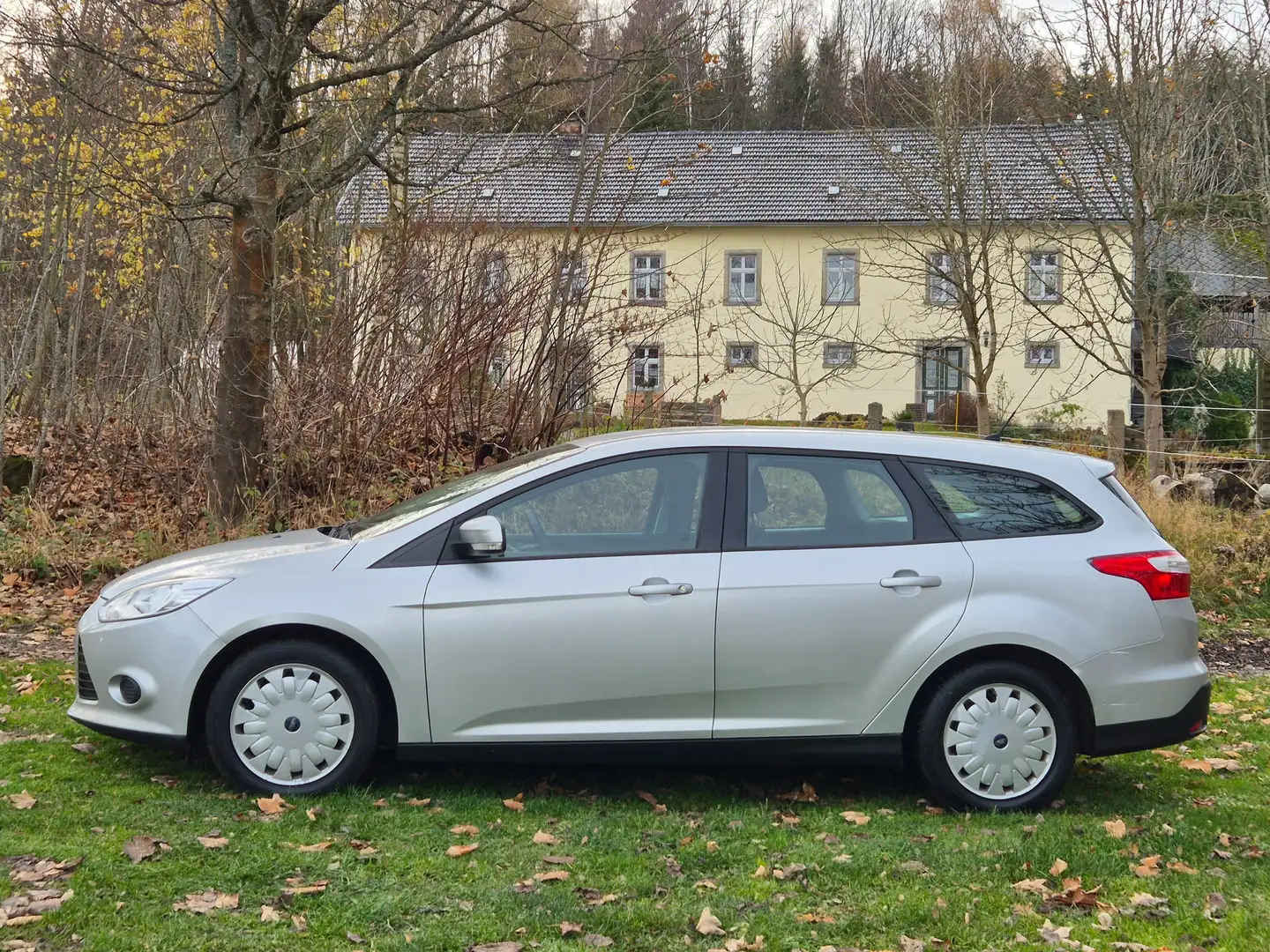 Ford Focus Turnier 1,6TDCi SYNC Edition *Allwetterreifen* Argento - 2