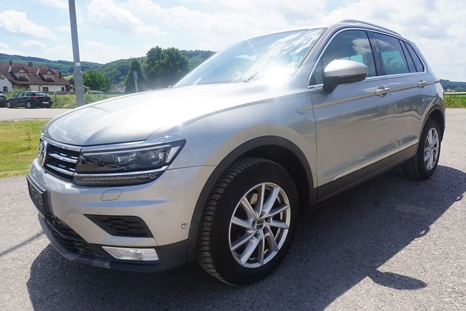 Volkswagen Tiguan 2,0 TDI SCR 4Motion Comfortline Grau - 2