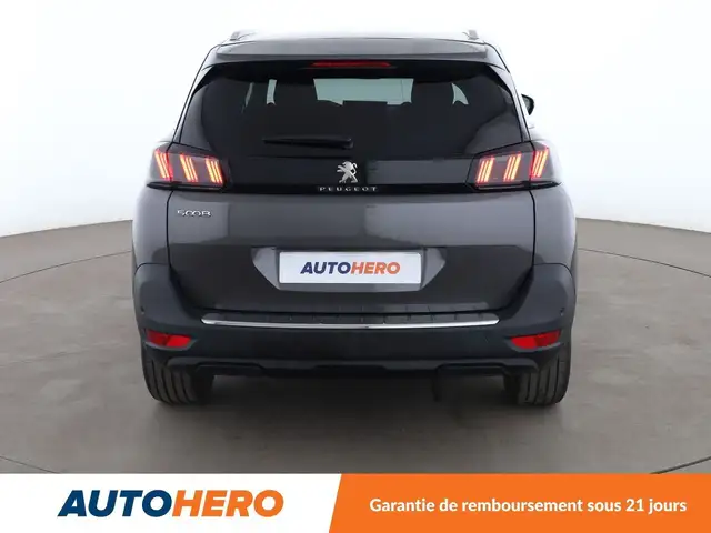 Peugeot 5008 view 5