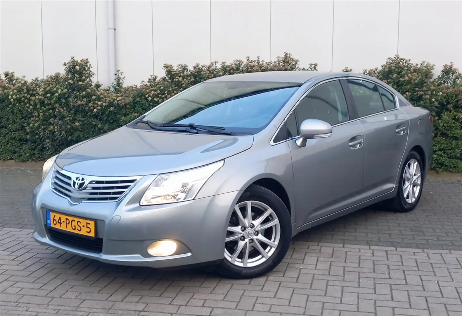 Toyota Avensis 1.8 VVT-i 147pk AUTOMAAT Business Grün - 1