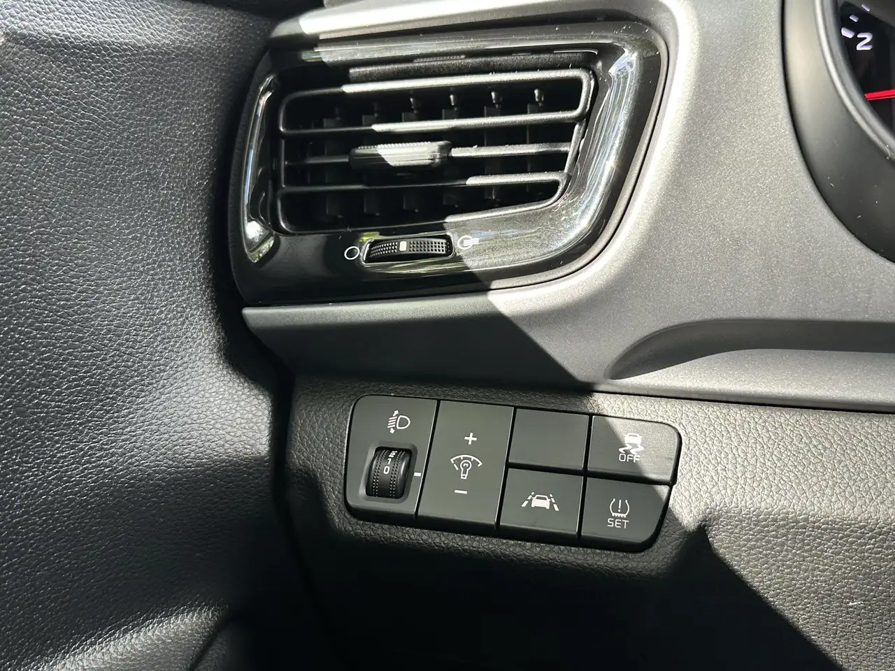 Kia Stonic 1.0 T-GDi DynamicPlusLine, миниатюра 27