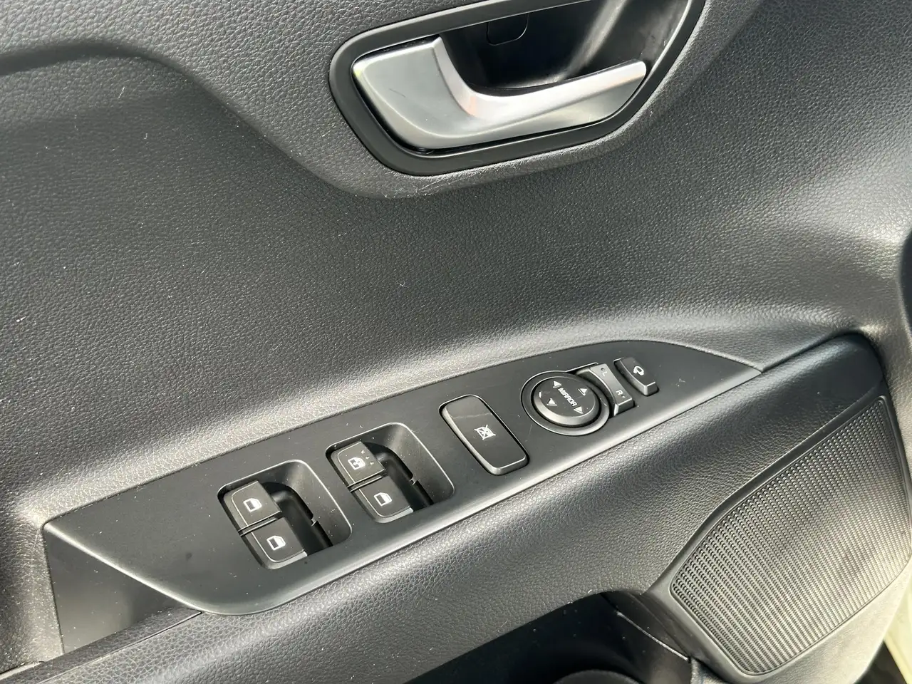 Kia Stonic 1.0 T-GDi DynamicPlusLine, миниатюра 20