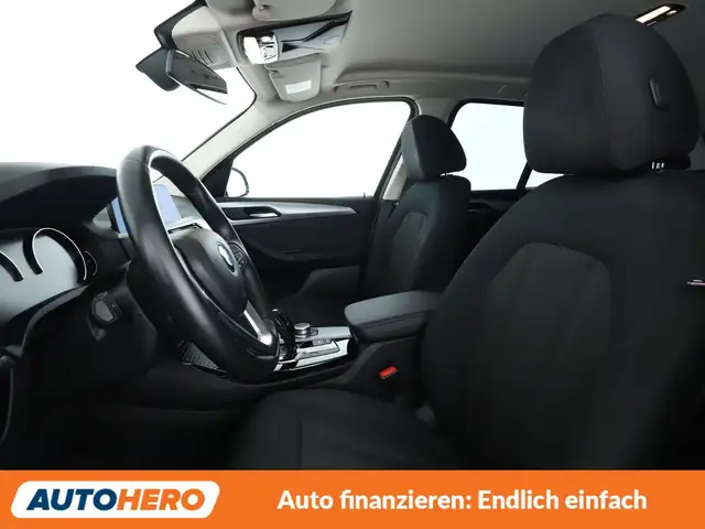 BMW X3 view 10