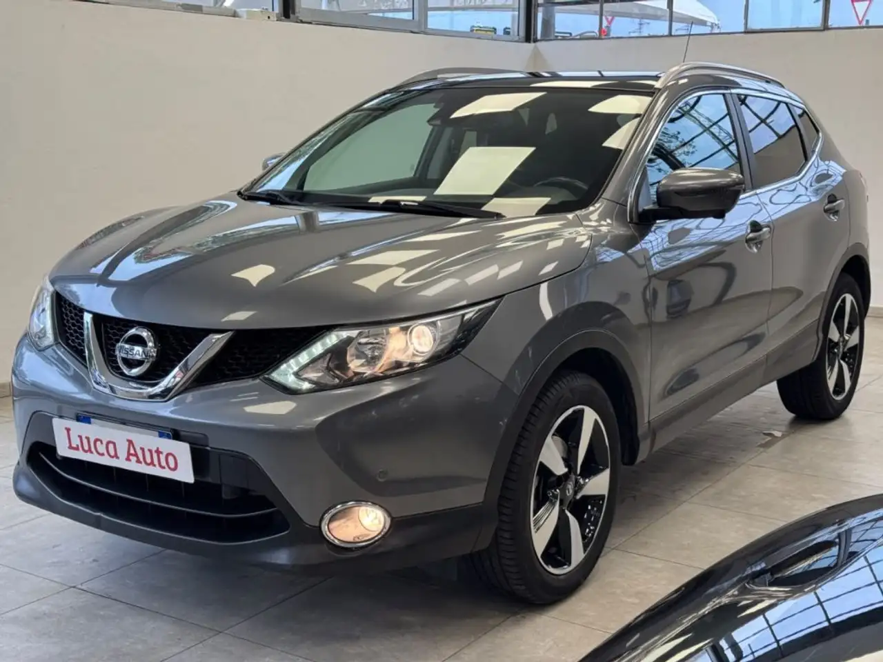 Nissan Qashqai 1.2 DIG-T N-Connecta *TETTO*360° CAMERA*NAVIGATOR — photo 1 of 15