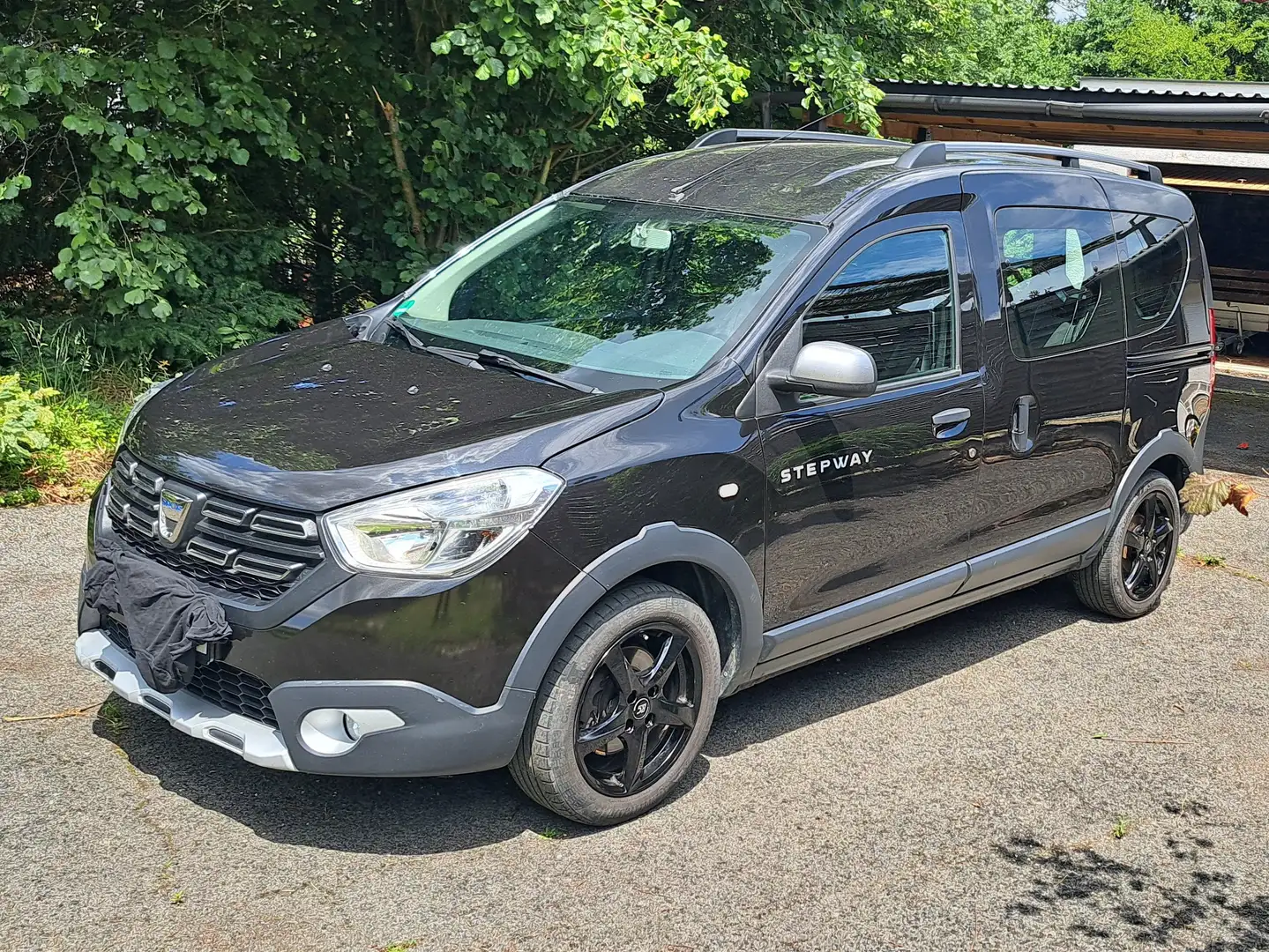Dacia Dokker Dokker TCe 130 GPF Stepway Plus Schwarz - 1