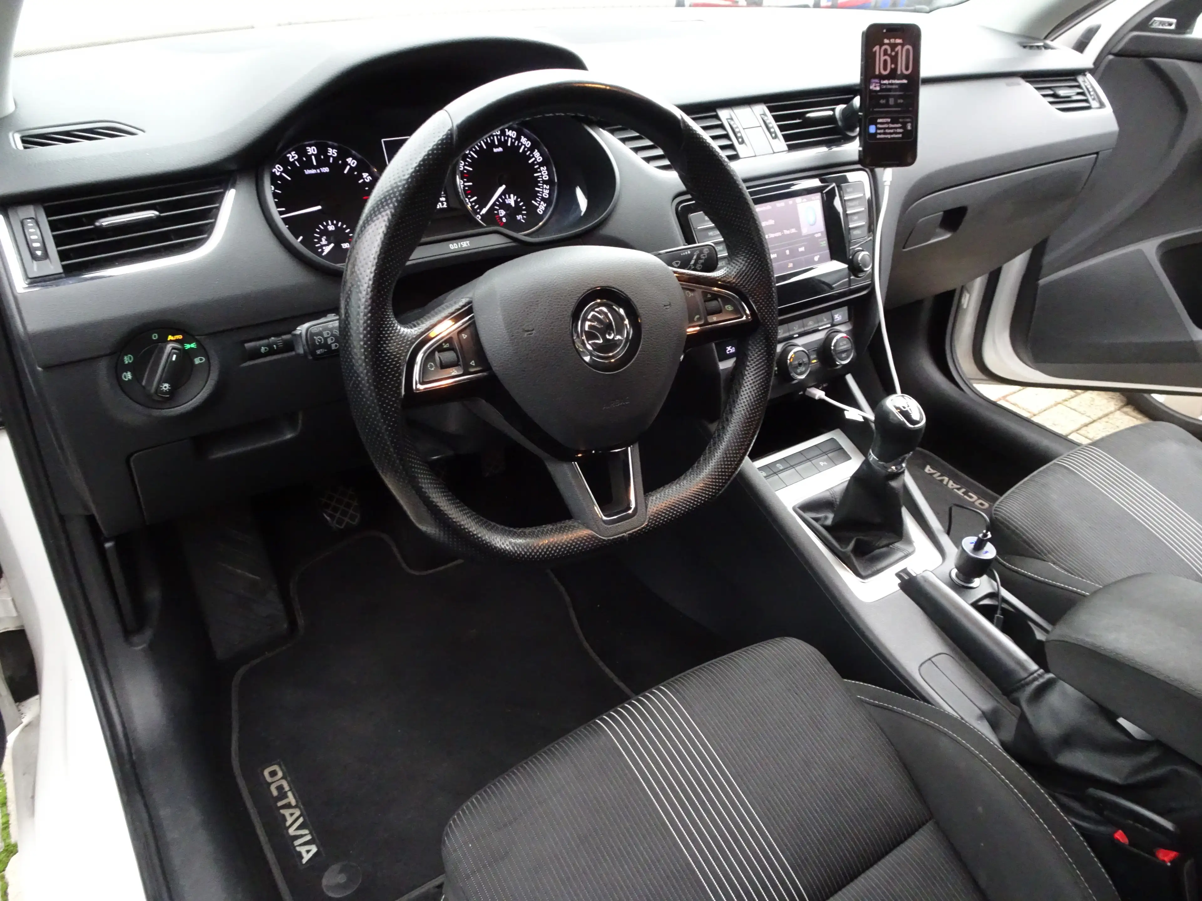 Skoda Octavia Ambition-1 hand-SHG.Tüv Neu-Navi-Tempo-PDC-SHZ-Klima-175tkm-Top 1A-USW.. — photo 12