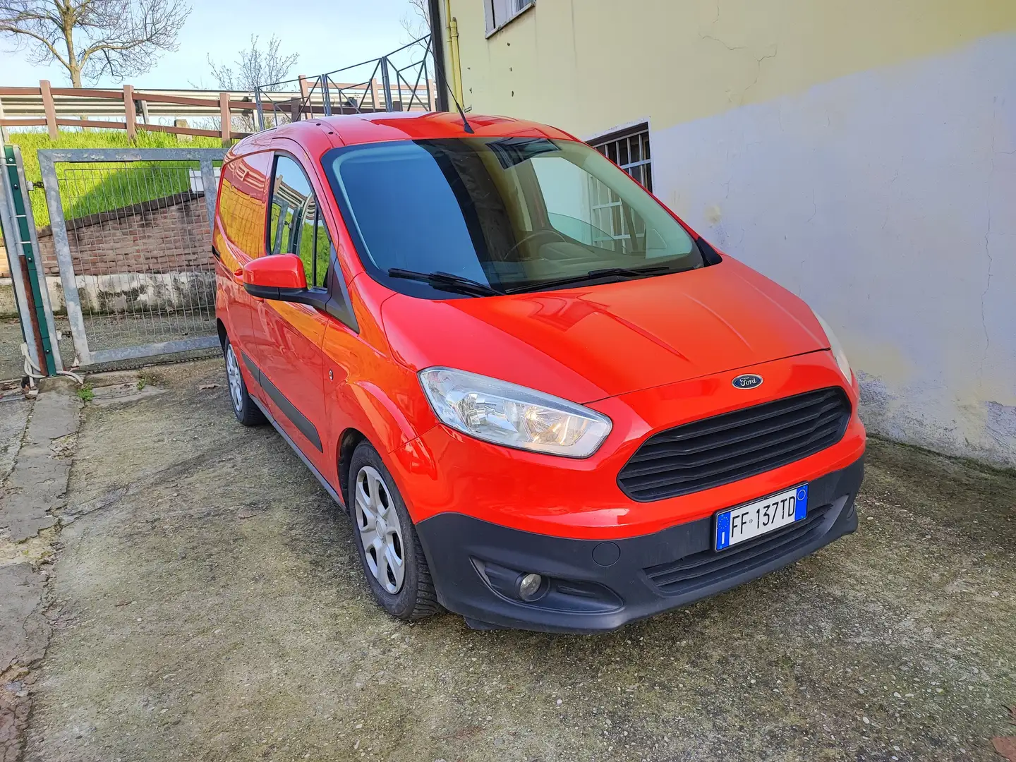 Ford Transit Courier 1.5 Tdci Euro 6 IVA COMPRESA Rosso - 1