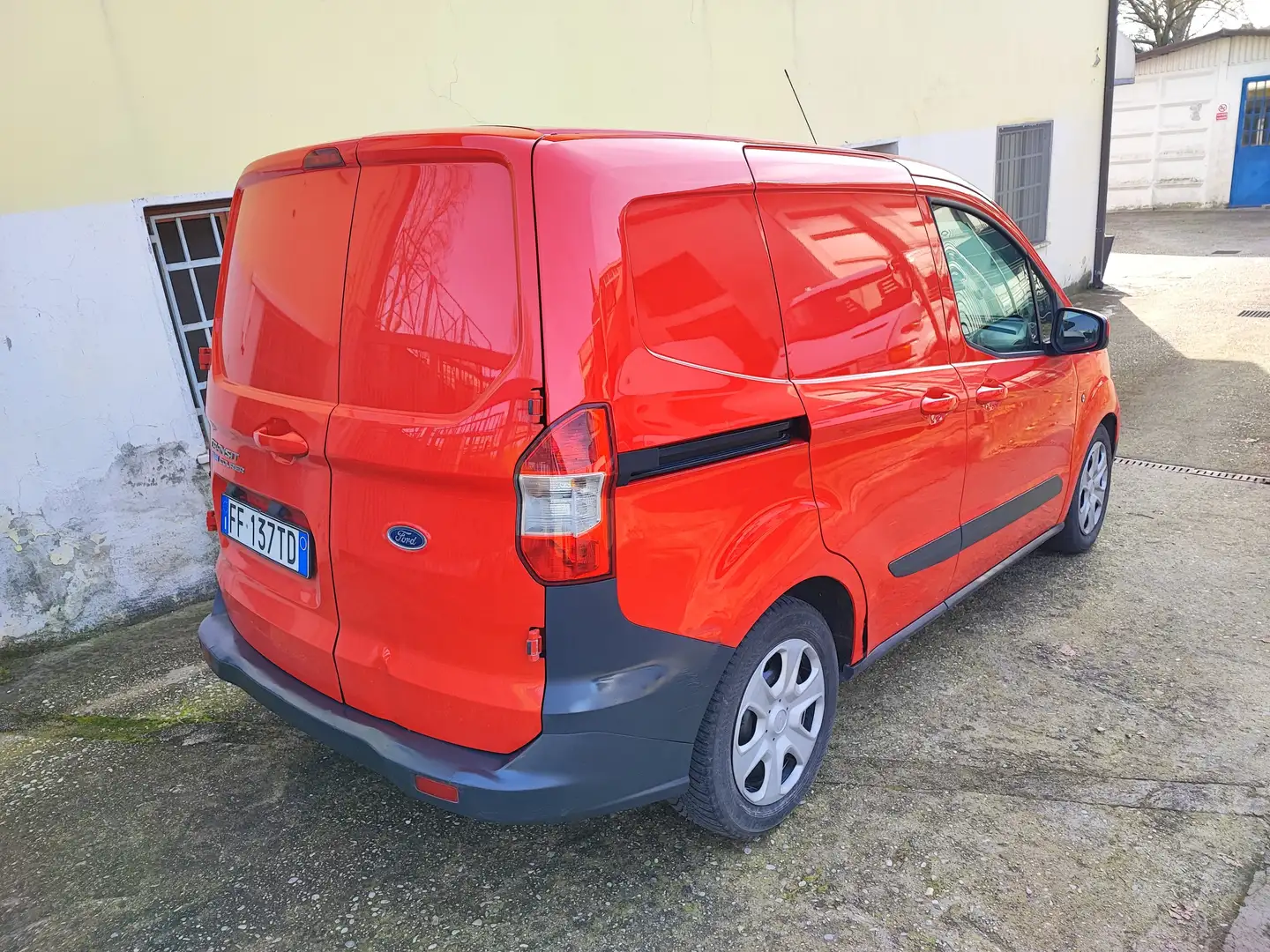 Ford Transit Courier 1.5 Tdci Euro 6 IVA COMPRESA Rosso - 2