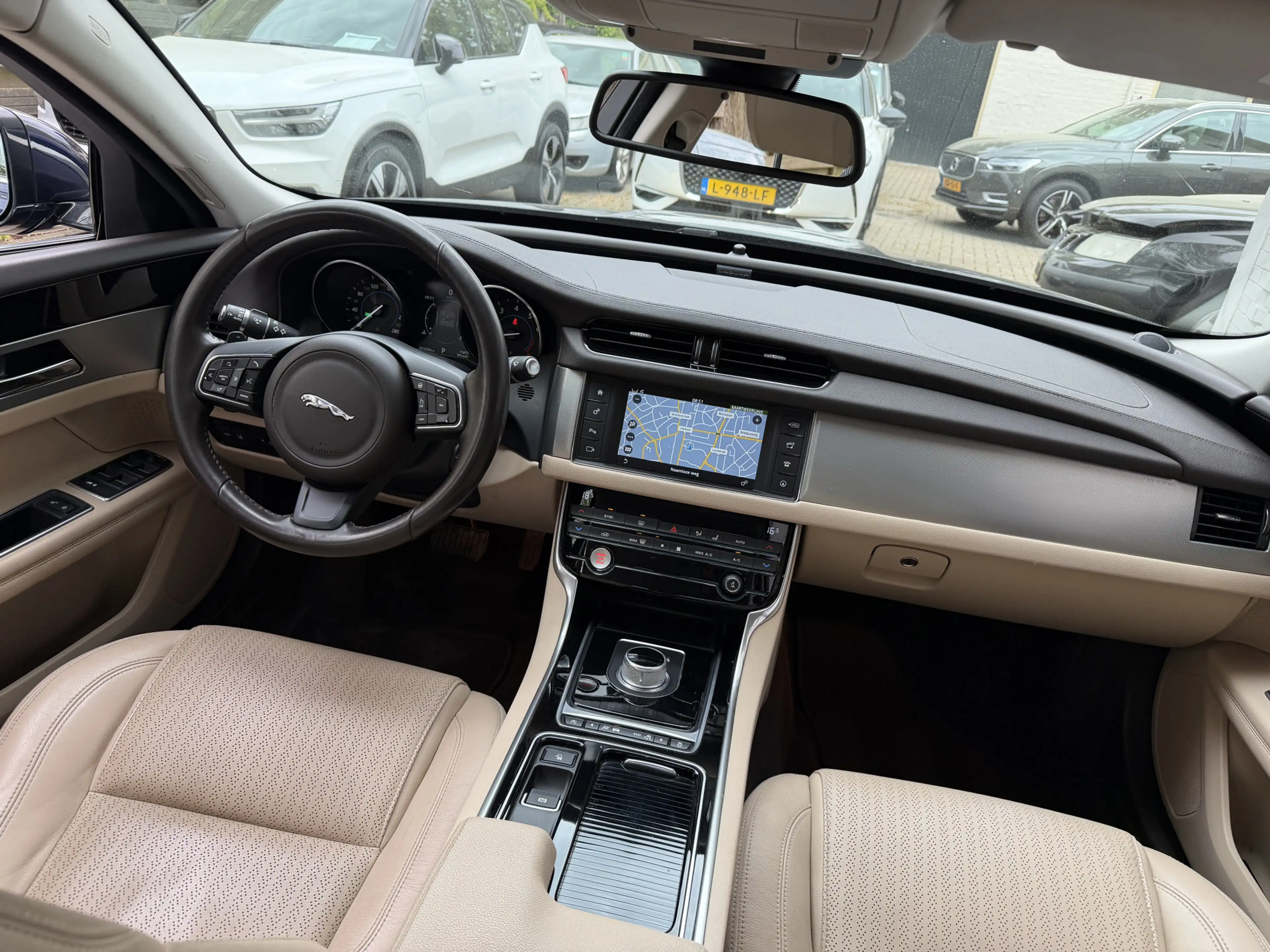 Jaguar XF 2.0 Navigatie Leer NL auto Stuur en stoel verwarmi — photo 4