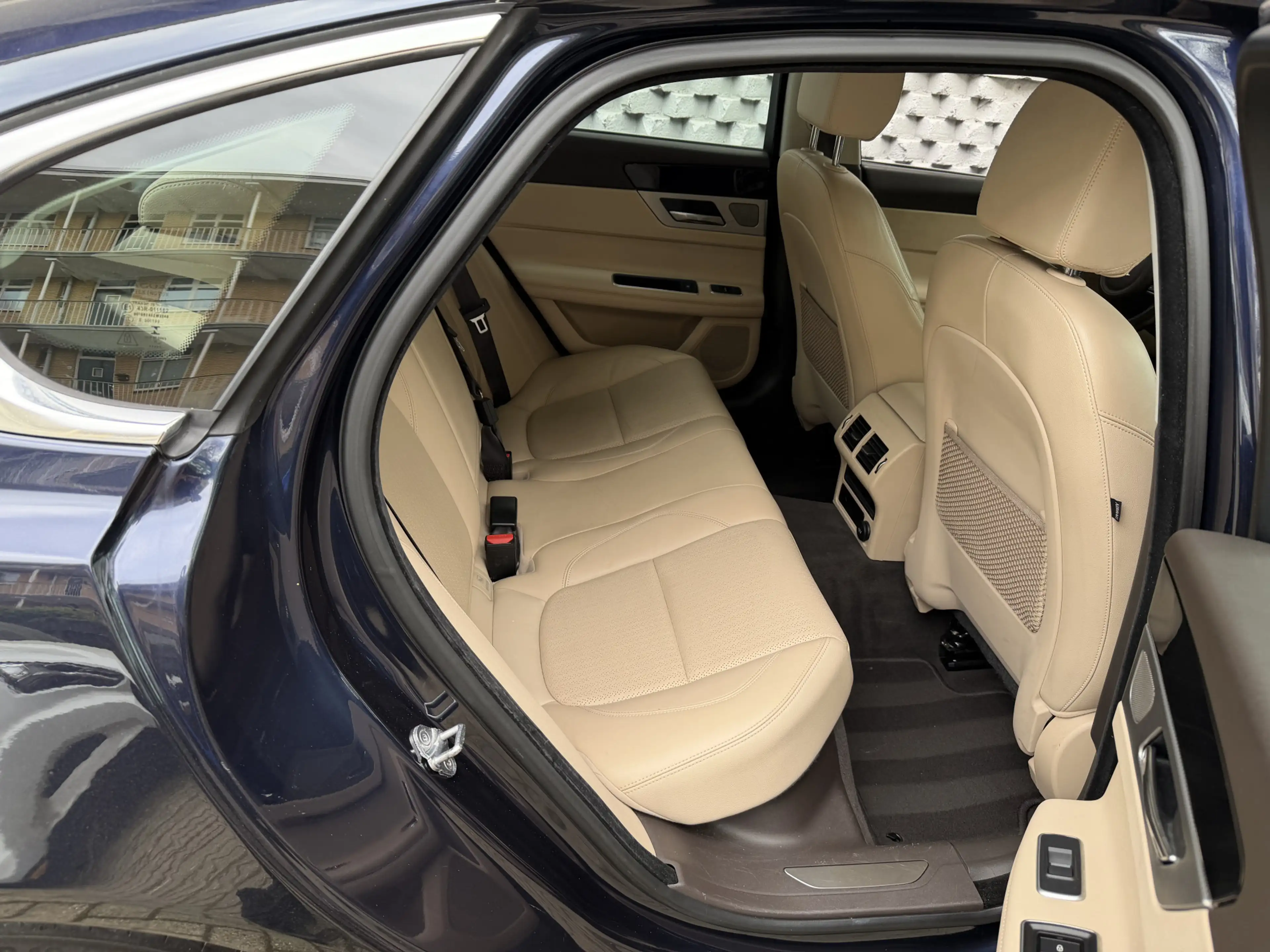 Jaguar XF 2.0 Navigatie Leer NL auto Stuur en stoel verwarmi — photo 13