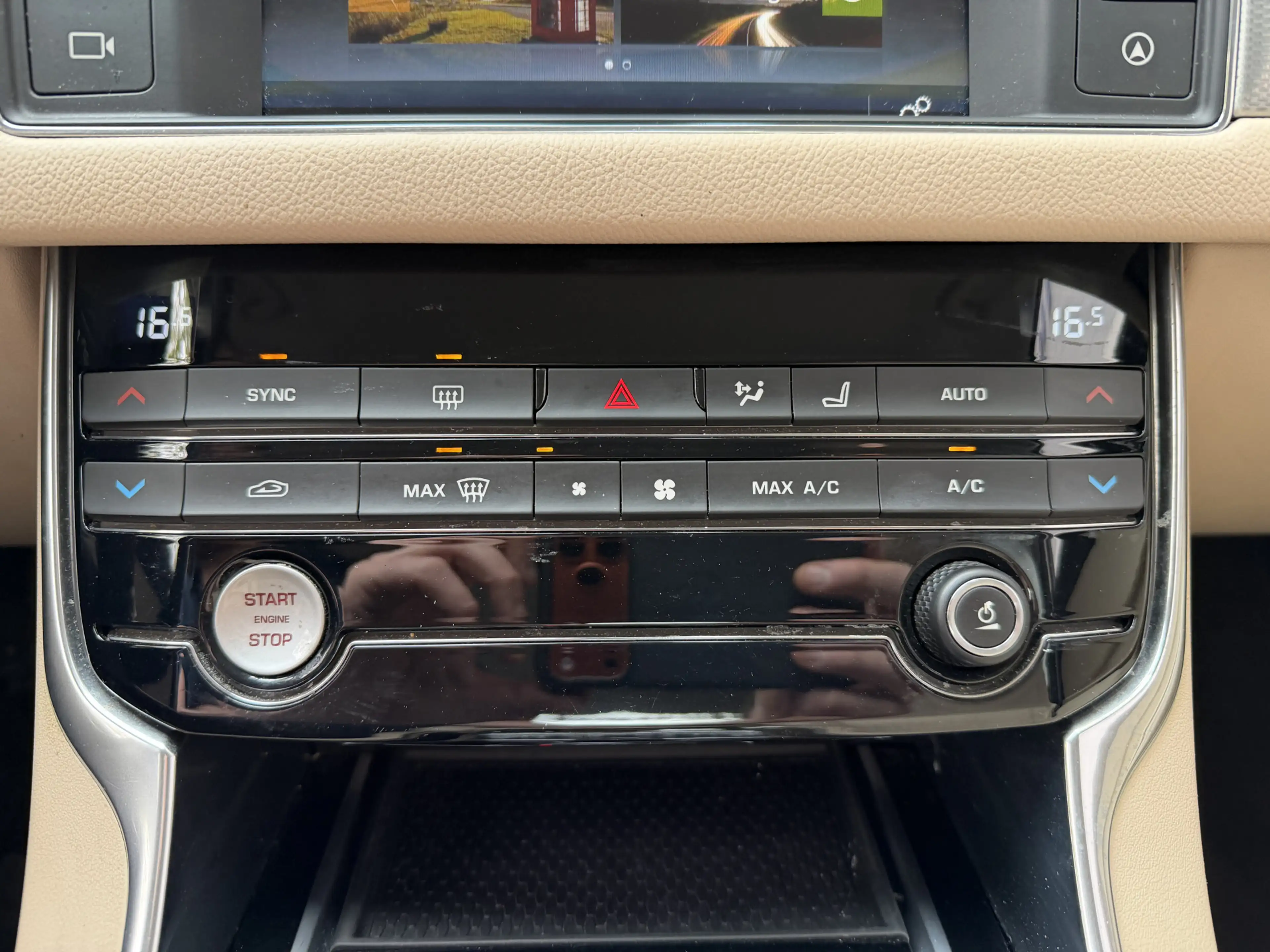 Jaguar XF 2.0 Navigatie Leer NL auto Stuur en stoel verwarmi — photo 17