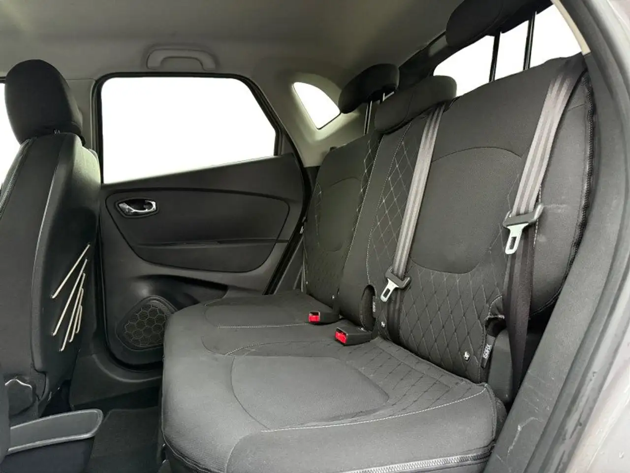 Renault Captur — photo 13