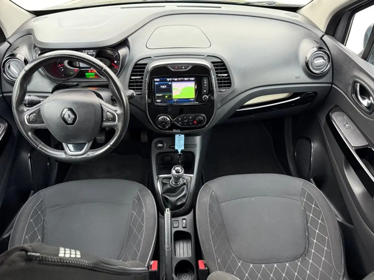 Renault Captur — photo 14