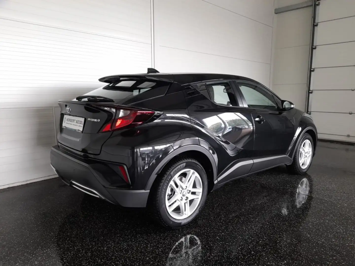 Toyota C-HR 2,0 Hybrid Aut. *LED / NAVI / KAMERA / TEMPOMAT / SITZHEIZUNG / PDC V+H* Schwarz - 2