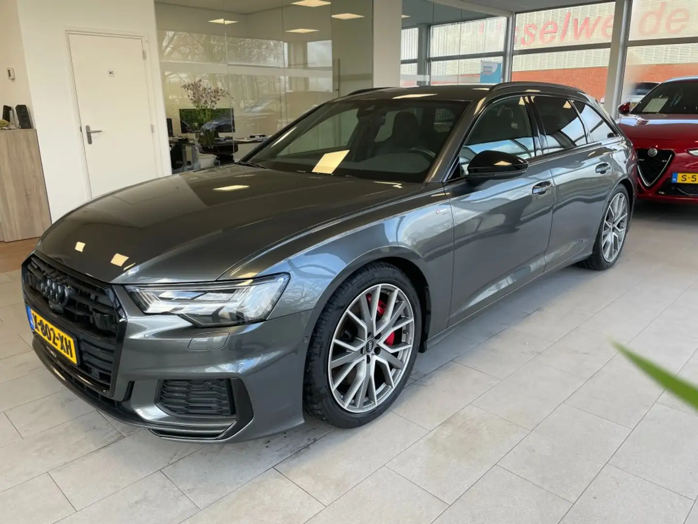 Audi A6 55 TFSIe Competition S line Avant Quattro Gris - 1