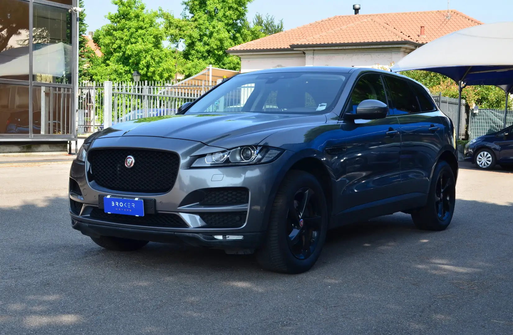Jaguar F-Pace 2.0d Portfolio awd 180cv auto Grigio - 1