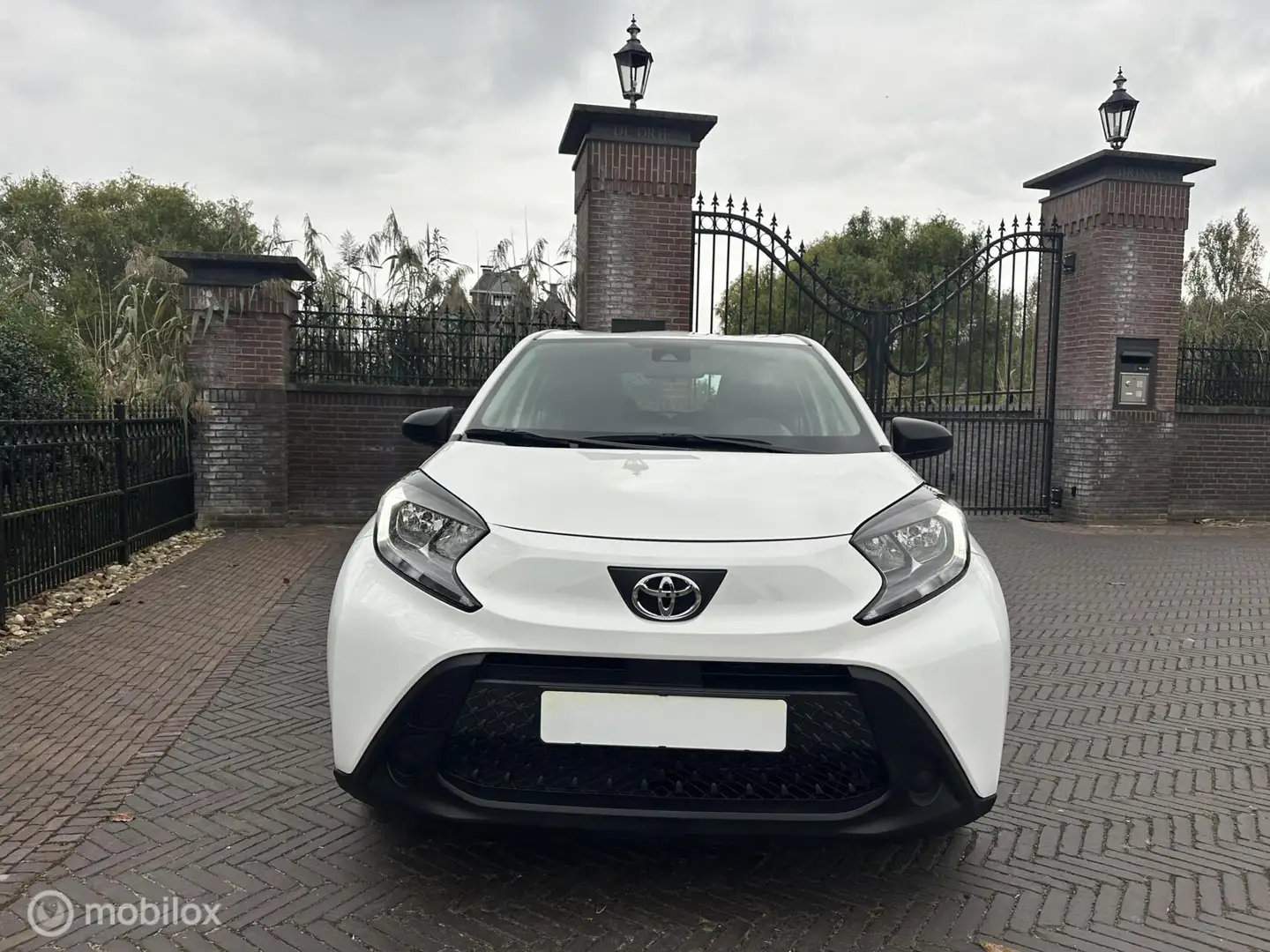 Toyota Aygo X 1.0 VVT-i MT Play Navi GARANTIE Wit - 2
