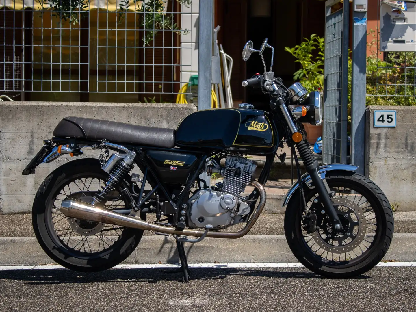 Mash Black Seven 125 Noir - 2