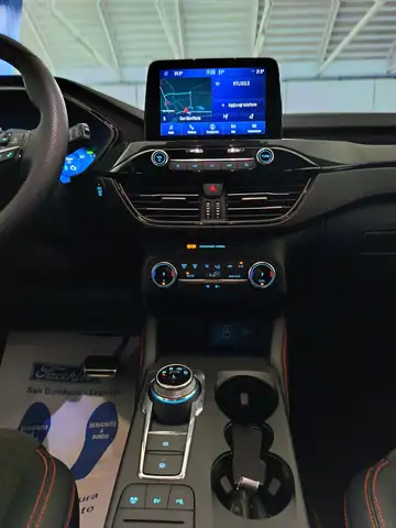 Ford Kuga view 3