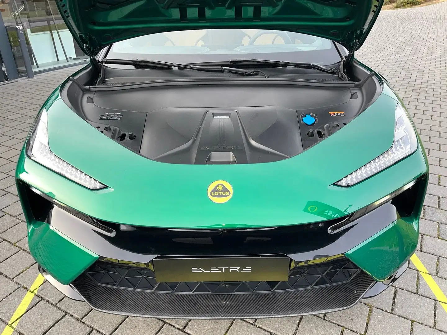 Lotus Eletre R - 905PS & Carbon, Glasdach, KEF, EHK Grün - 2