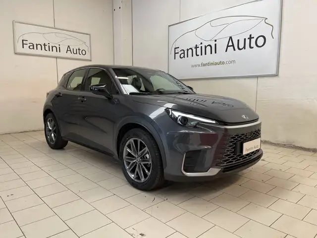 Lexus LBX Elegant hybrid 1.5 2wd e-cvt-Ok Neopat-LEGGI SOTTO