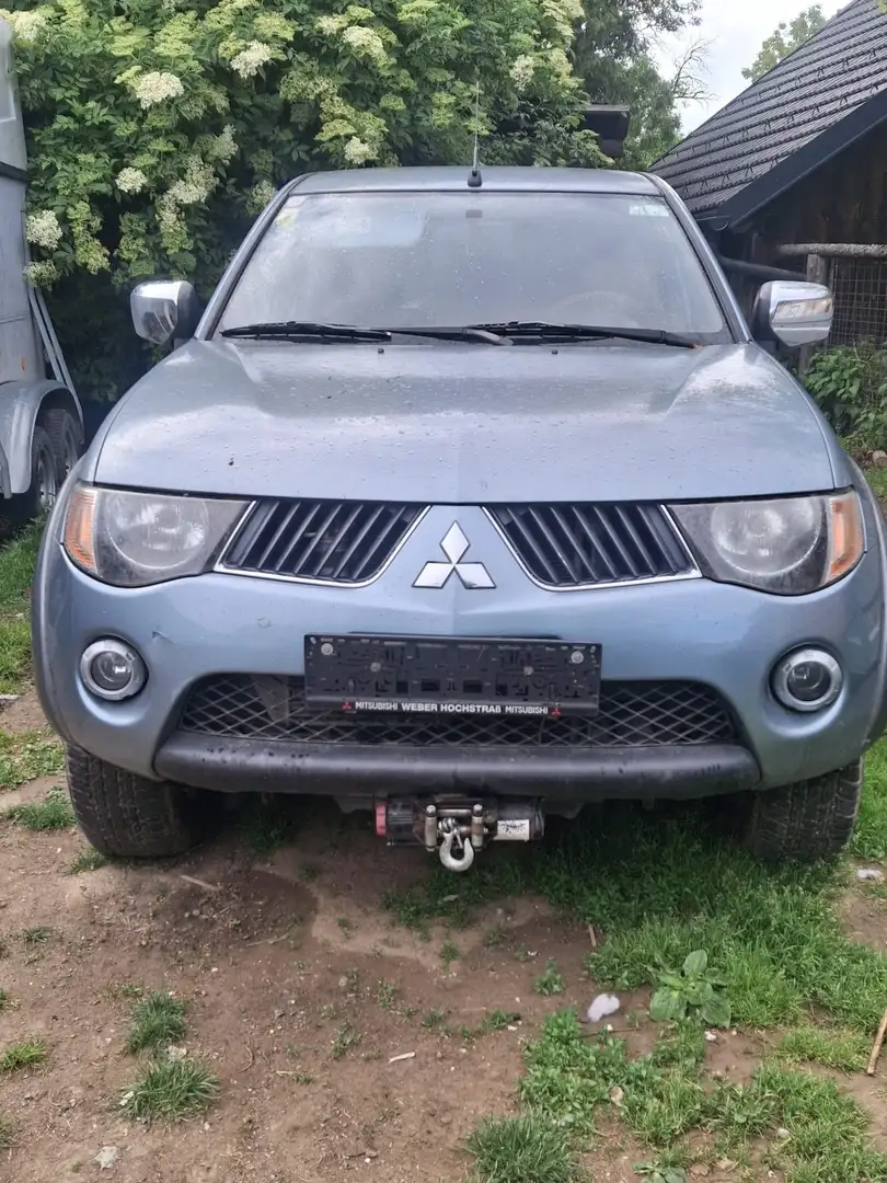 Mitsubishi L200 Blau - 1