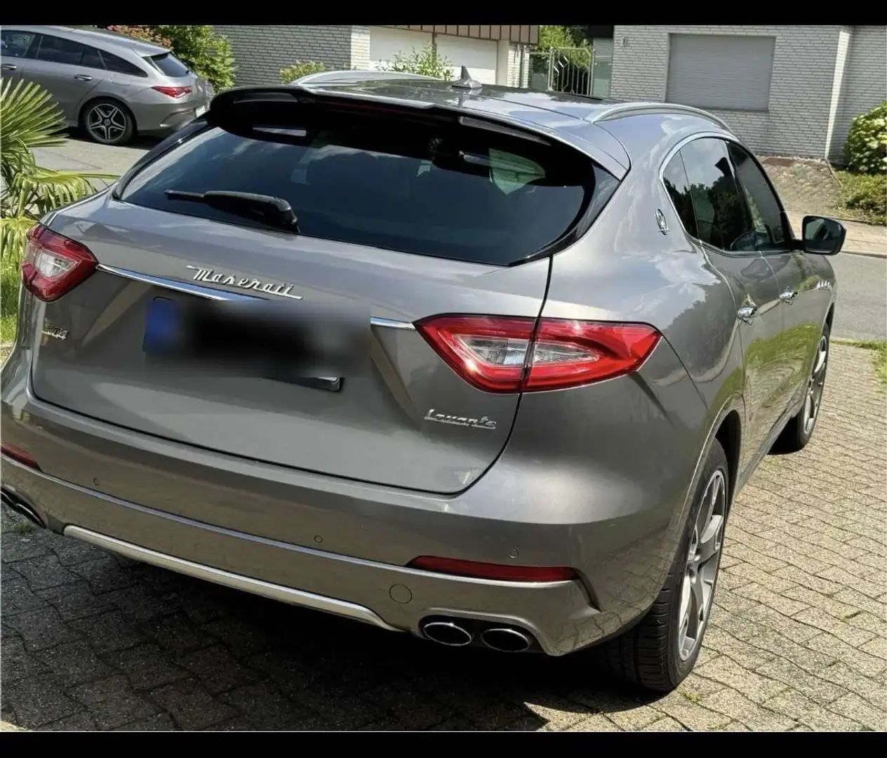 Maserati Levante SQ4 - 2