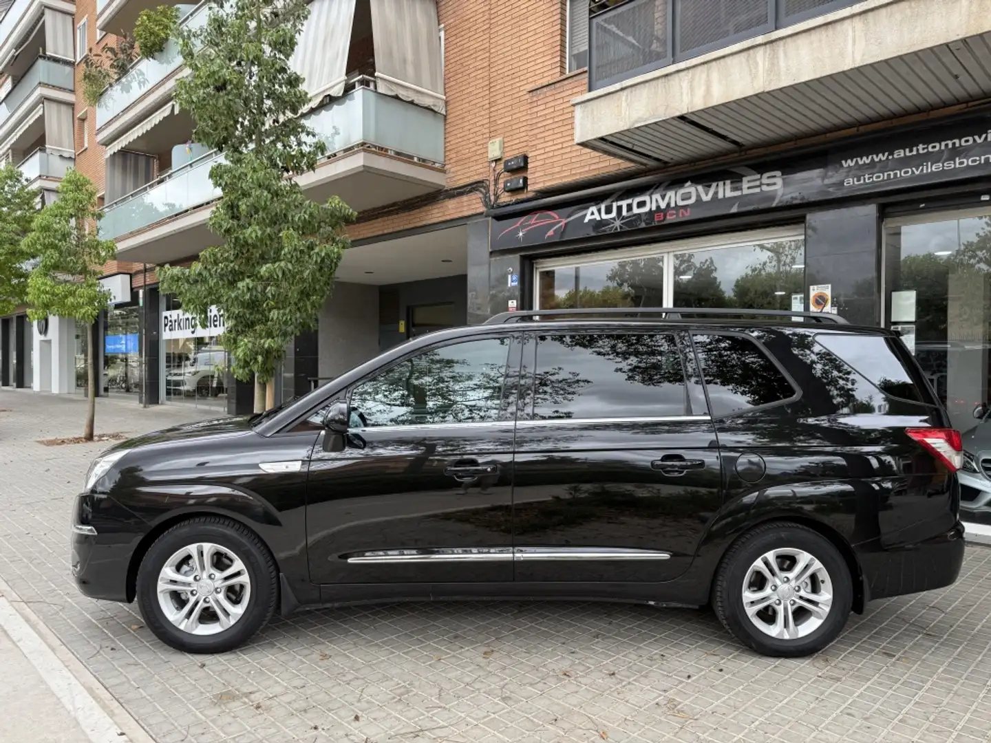 SsangYong Rodius D22T Line Negro - 2