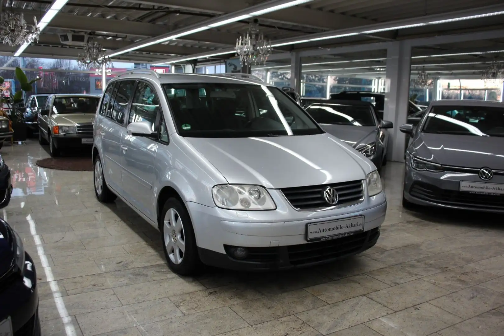 Volkswagen Touran Highline *Sitzheizung/Klima* Silber - 2