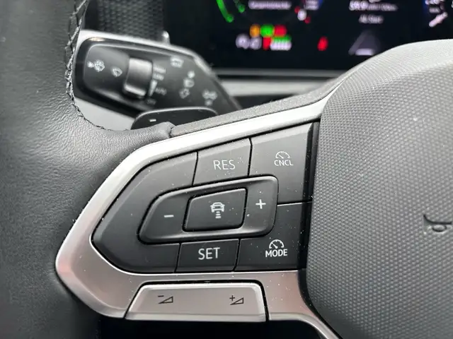 Volkswagen Tiguan view 17
