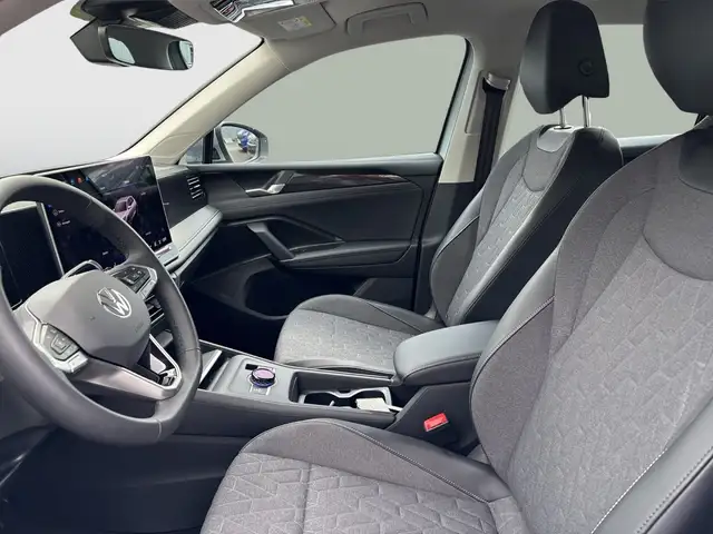 Volkswagen Tiguan view 9