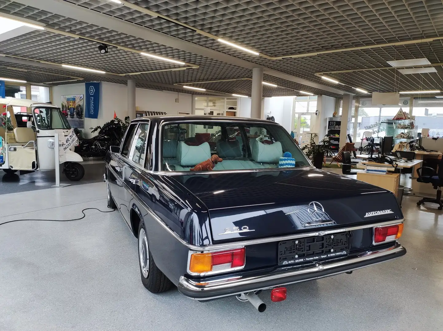 Mercedes-Benz 250 250/8 Lim. Blau - 2