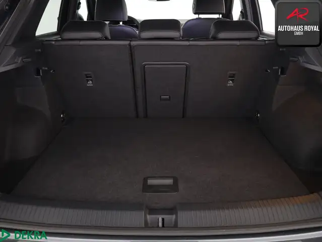 Volkswagen T-Roc view 12