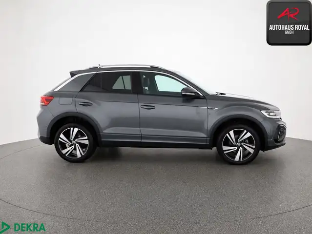 Volkswagen T-Roc view 5