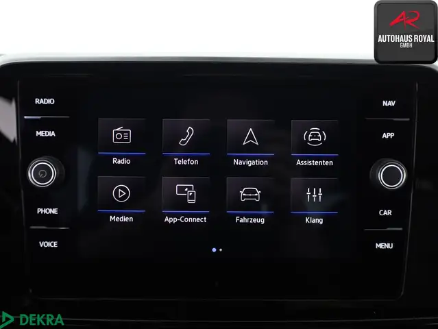 Volkswagen T-Roc view 19