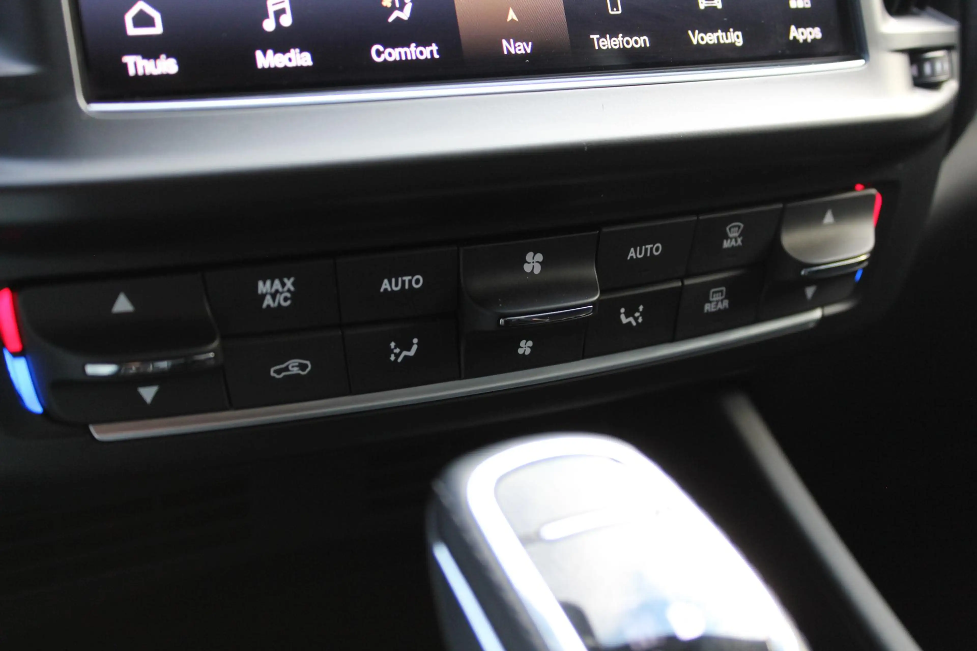 Maserati Levante 2.0 Hybrid Executive | NL-AUTO! | CAMERA | CARPLAY — photo 37