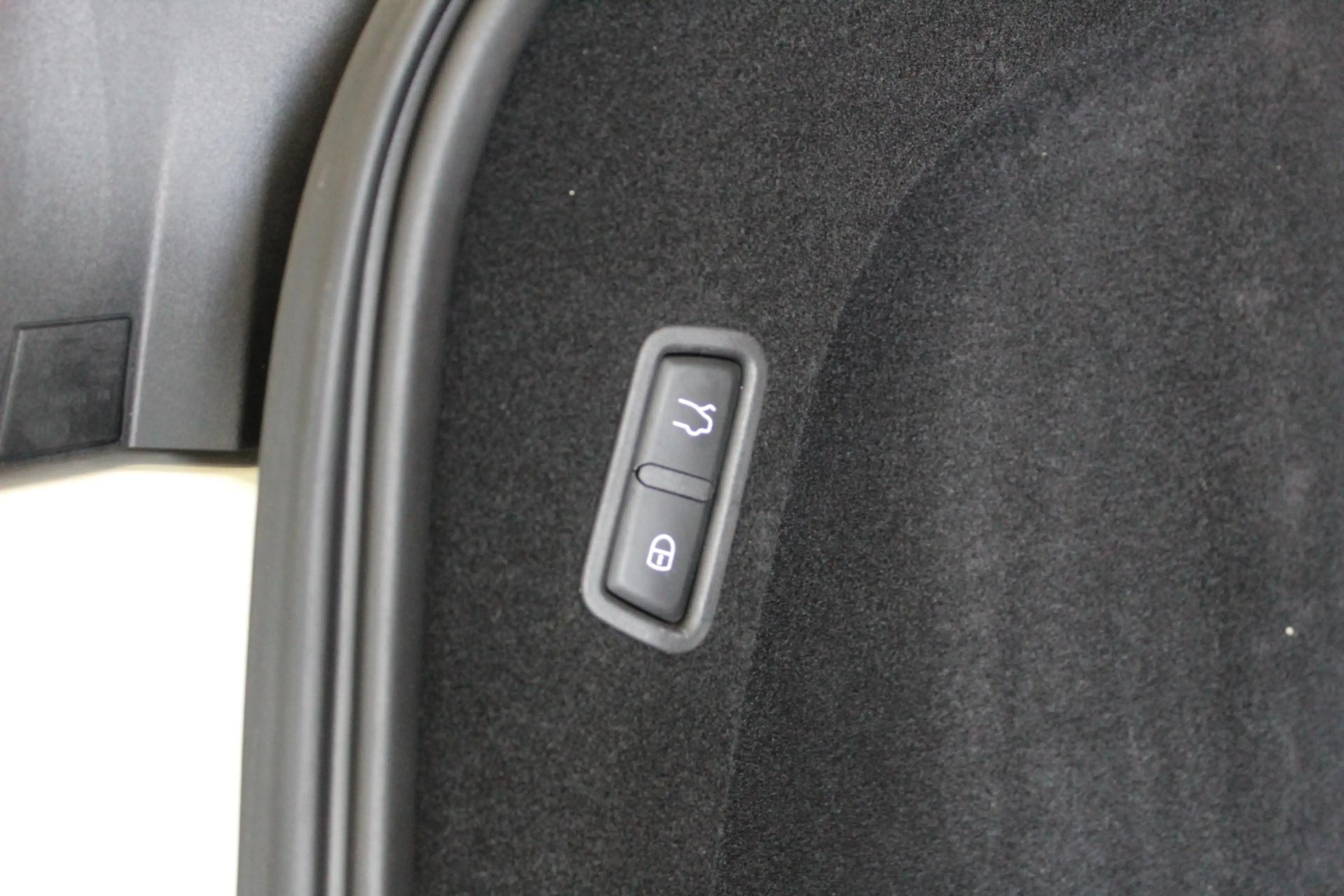 Maserati Levante 2.0 Hybrid Executive | NL-AUTO! | CAMERA | CARPLAY — photo 17