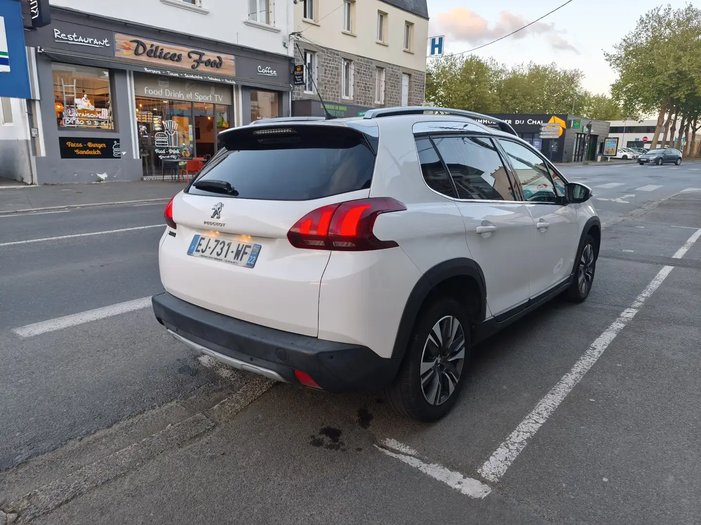 Peugeot 2008 1.6 BlueHDi 100ch BVM5 Style - 2