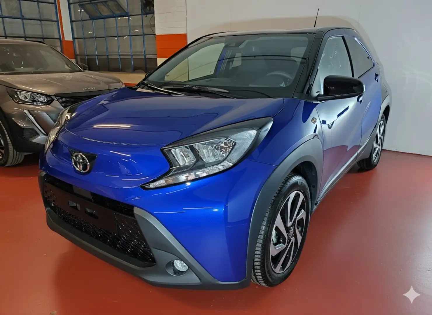 Toyota Aygo X 1.0 Trend 72cv + R17 + Telecamera Blau - 1