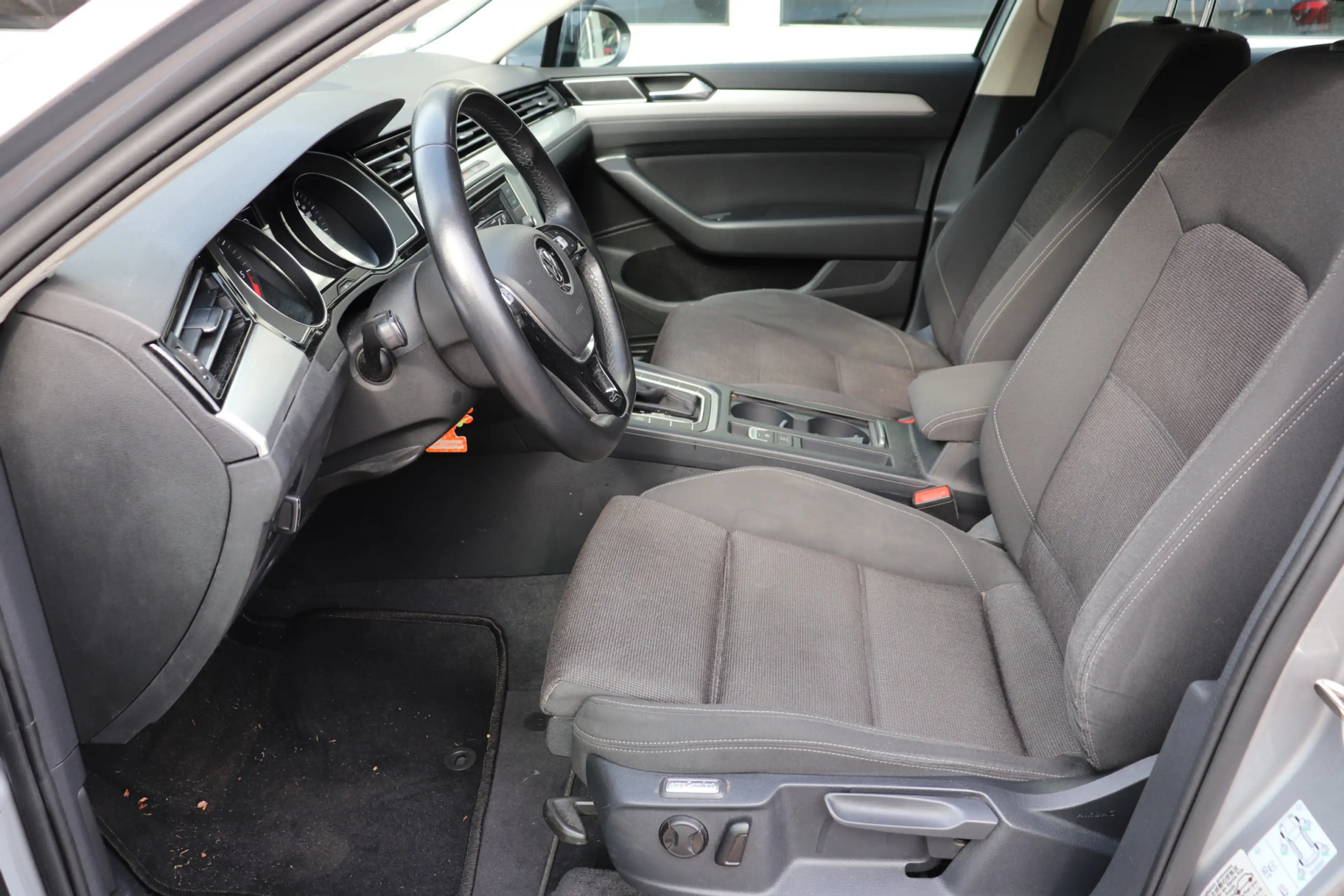 Volkswagen Passat Variant 1.6 TDI Comfortline Automaat. Lage km stand, eerst — photo 13