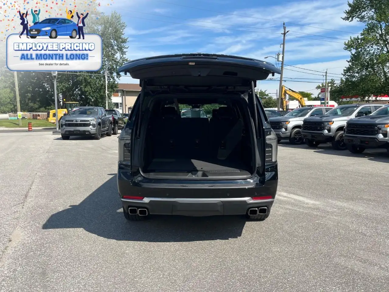 Chevrolet Suburban снимка Chevrolet Suburban